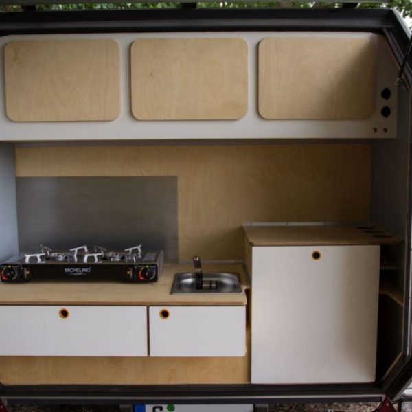 Teardrop MT2_Küche_alles geschlossen