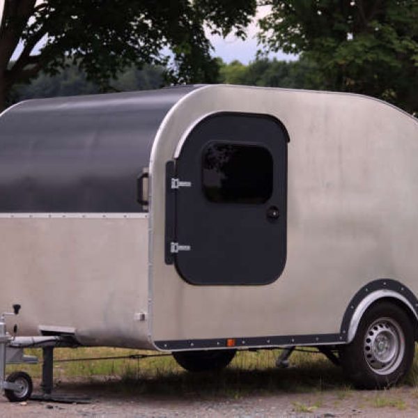 Teardrop Wohnwagen TM1, von vorn_links, Stellplatz