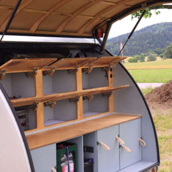Teardrop Wohnwagen TM1,Küche, Staufächer offen